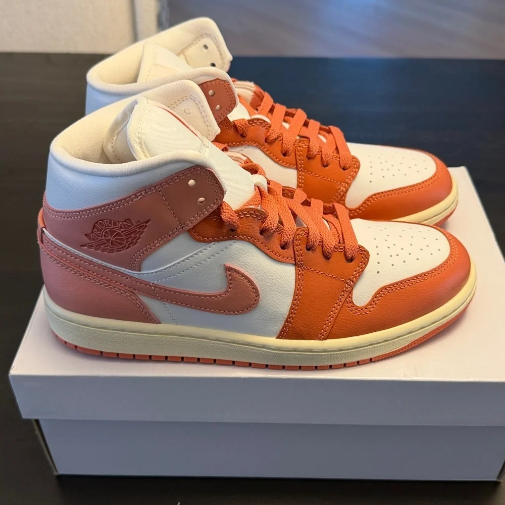 Nike Woman’s Air Jordan 1 Mid